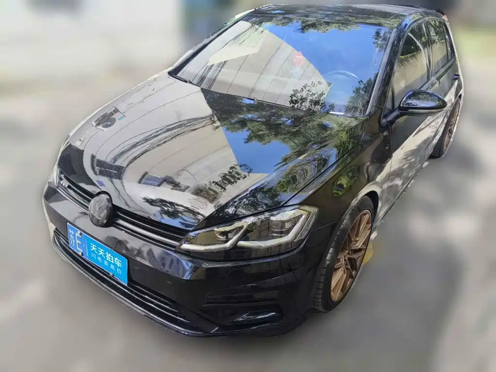 Photo 1 - Volkswagen Golf