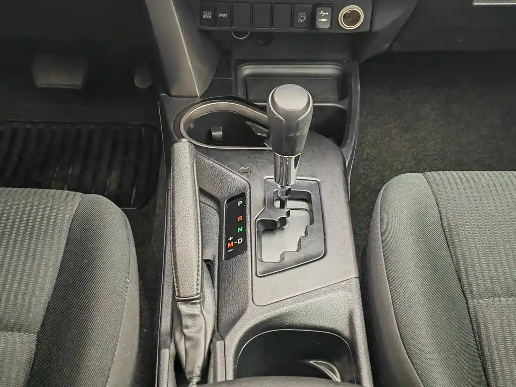 Photo 13 - Toyota RAV4 Rongfang