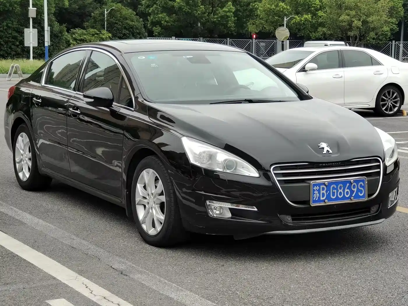 Peugeot 508 2011 2.3L Automatic Flagship фото 3