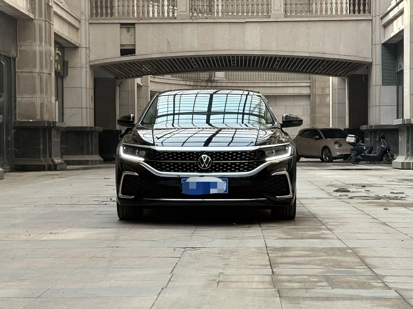 Volkswagen Passat 2022 330TSI Starlight Elite Edition фото 2