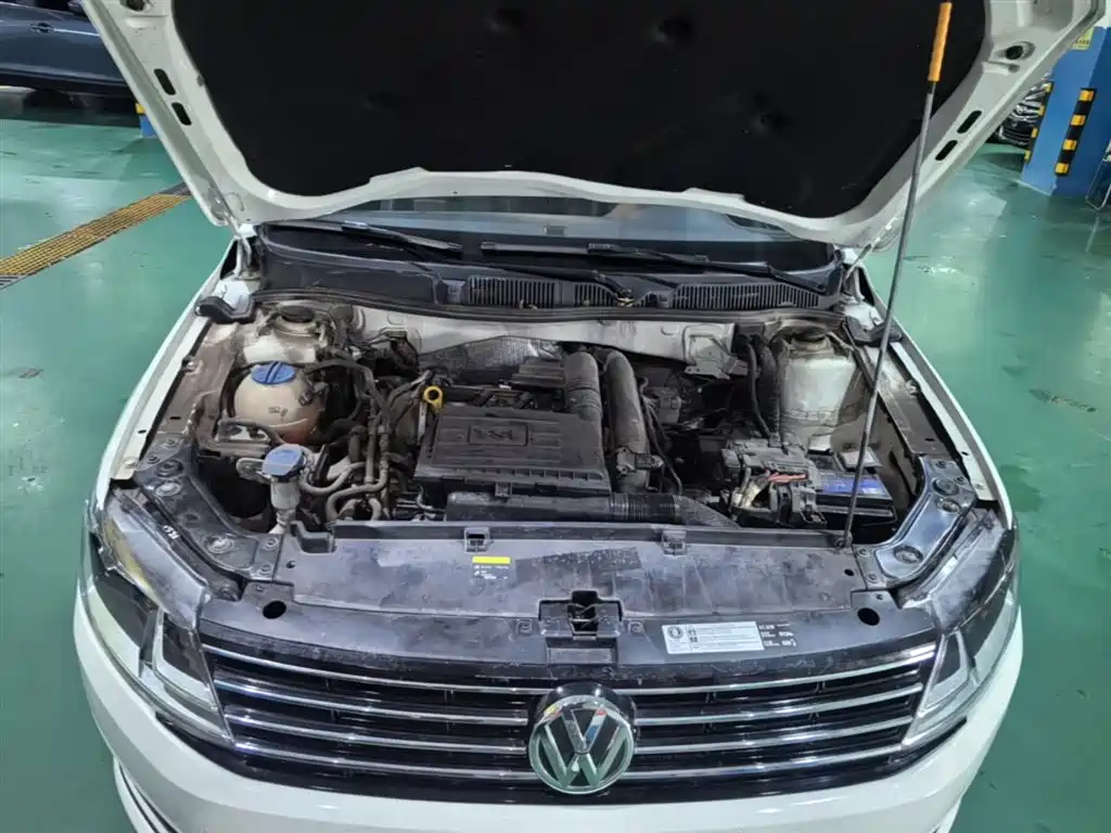 Volkswagen Lavida Tour 2017 230TSI DSG Comfort Edition фото 19
