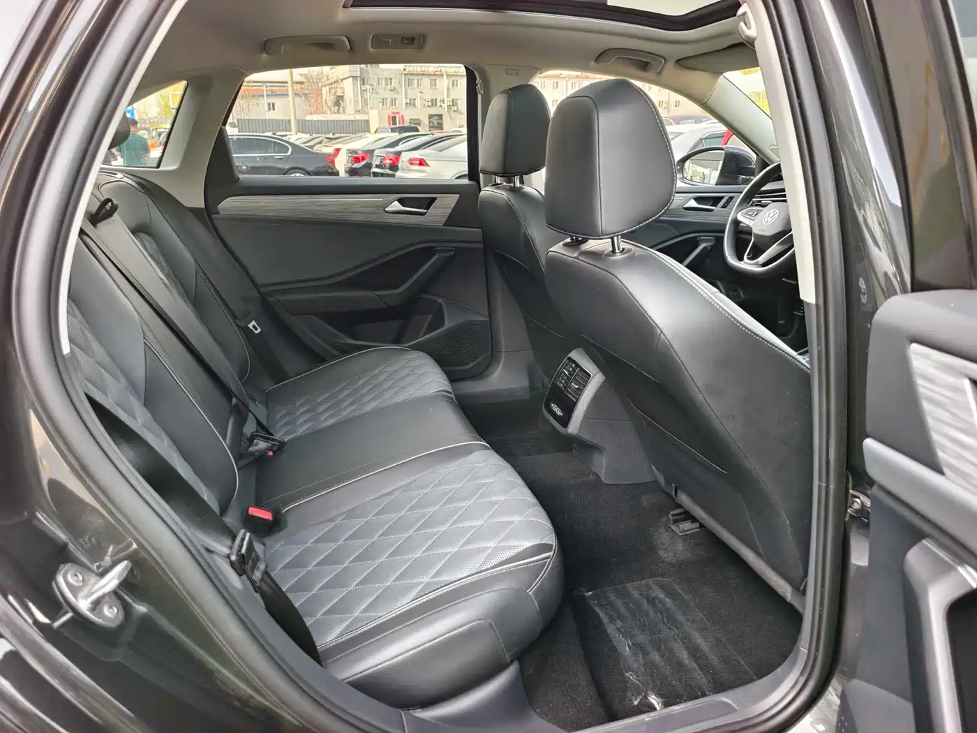 Volkswagen Sagitar 2023 300TSI DSG Surpassing Edition фото 13