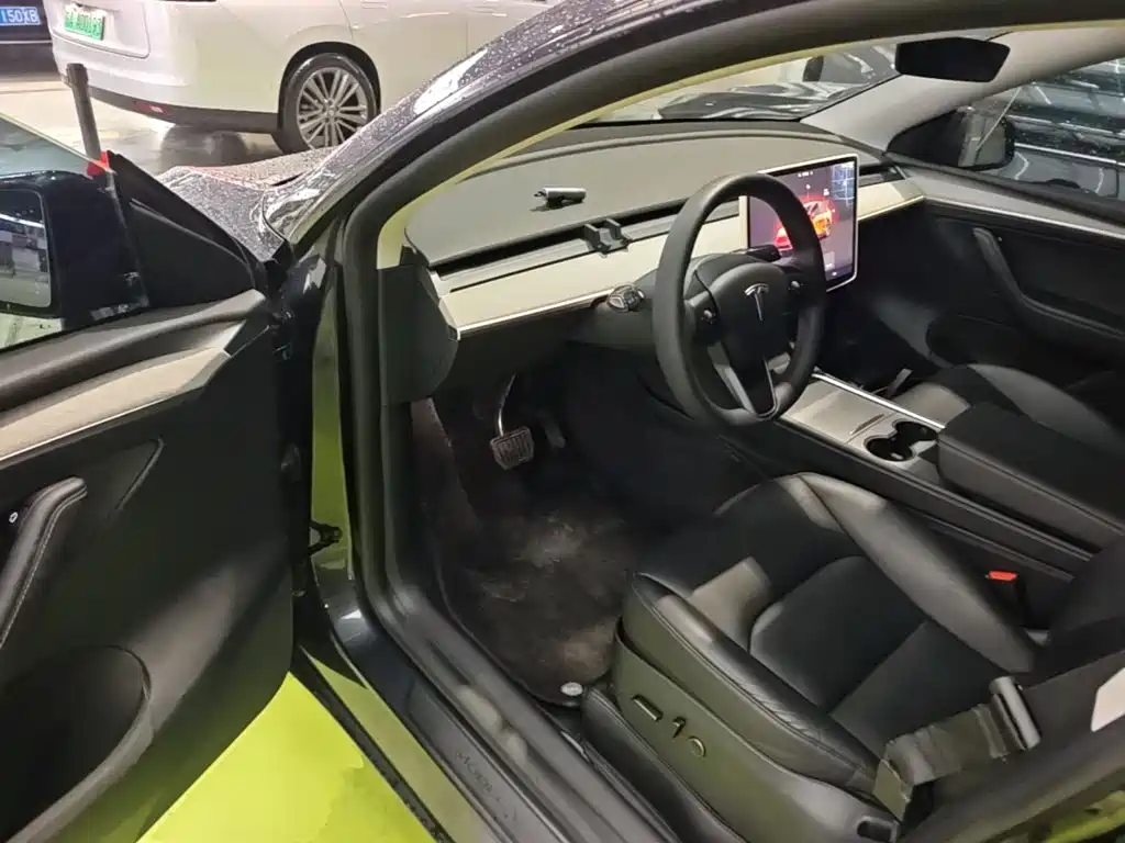 Фото 16 - Tesla Model Y