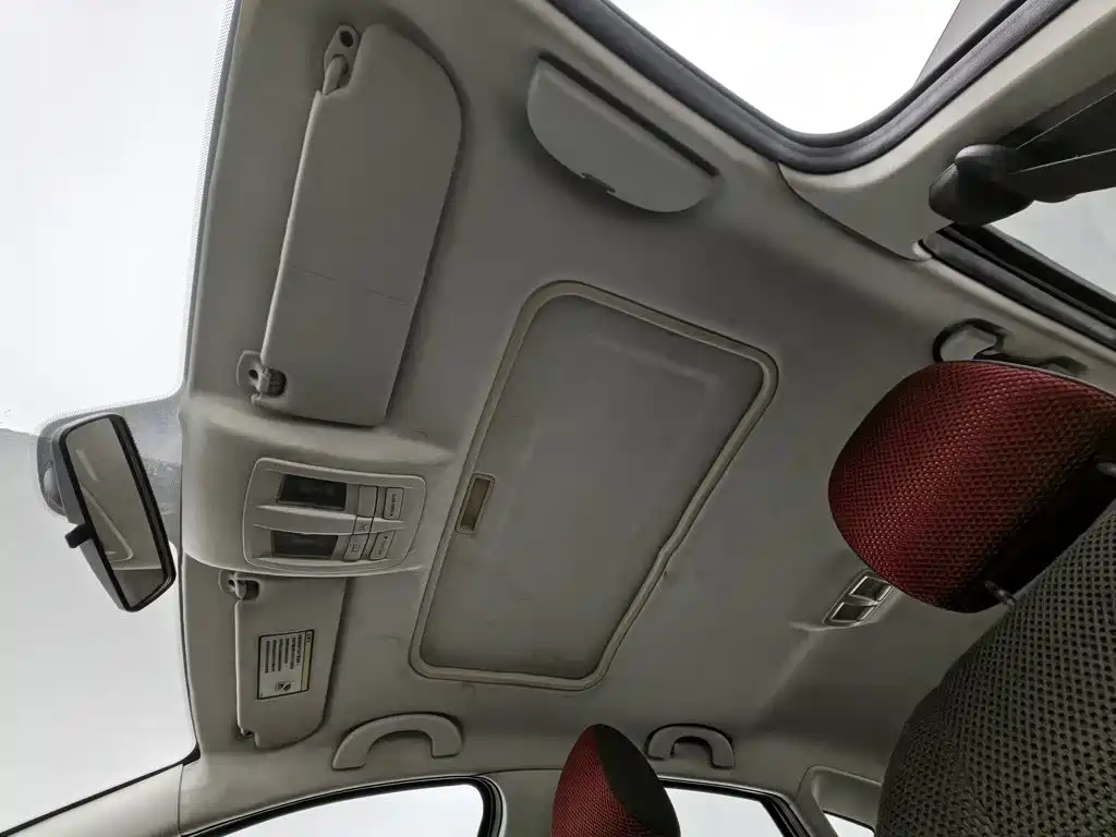Dongfeng Aeolus Dongfeng Fengshen H30 2014 2014 CROSS 1.5L Automatic Deluxe