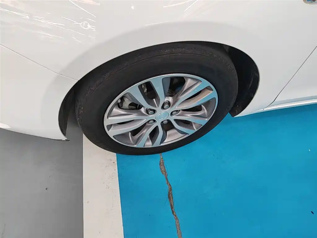 Buick Excelle 2019 18T Auto Connected Elite China VI фото 23