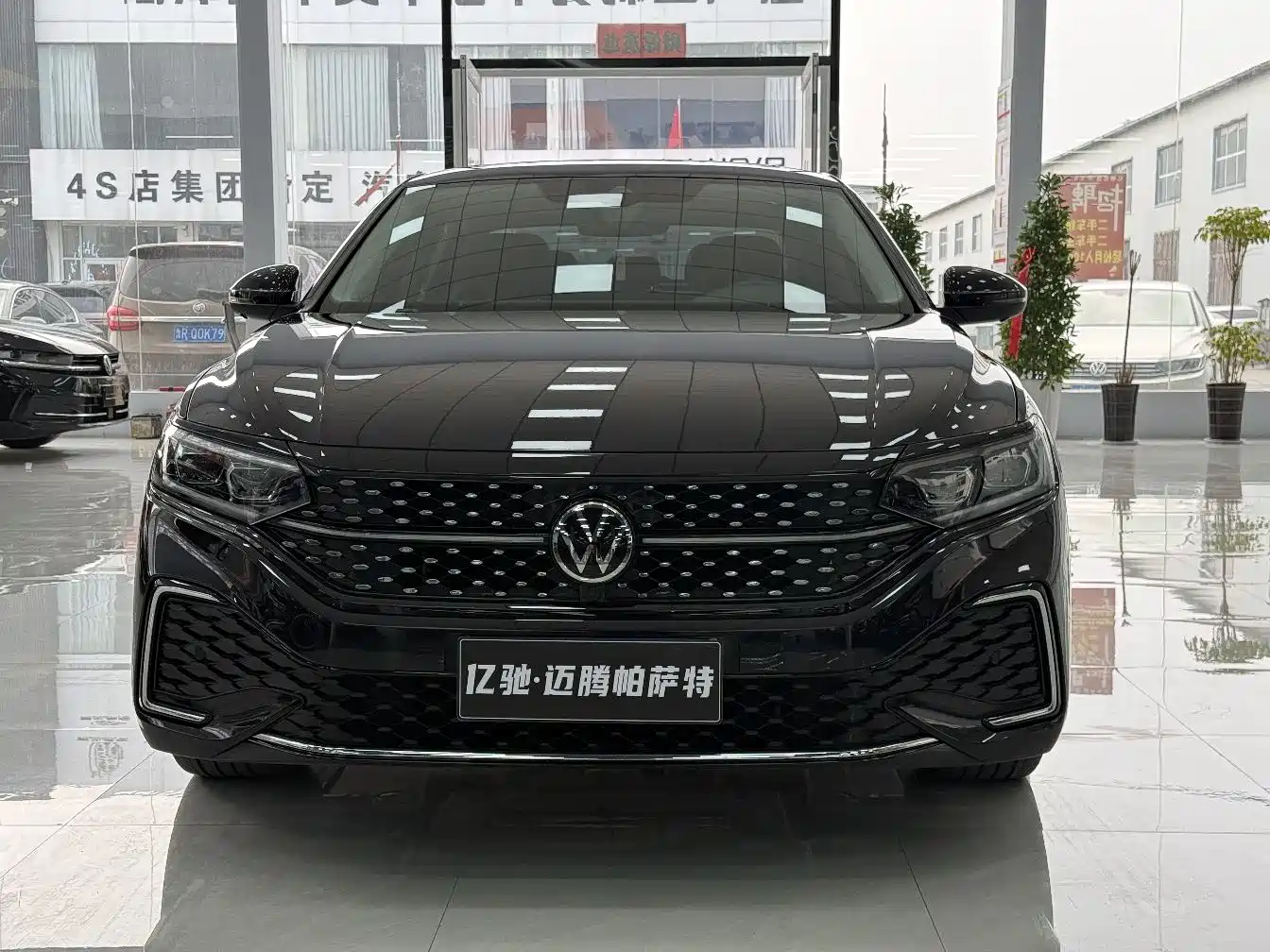 Volkswagen Passat 2024 380TSI Starlight Dragon Glory Edition фото 2