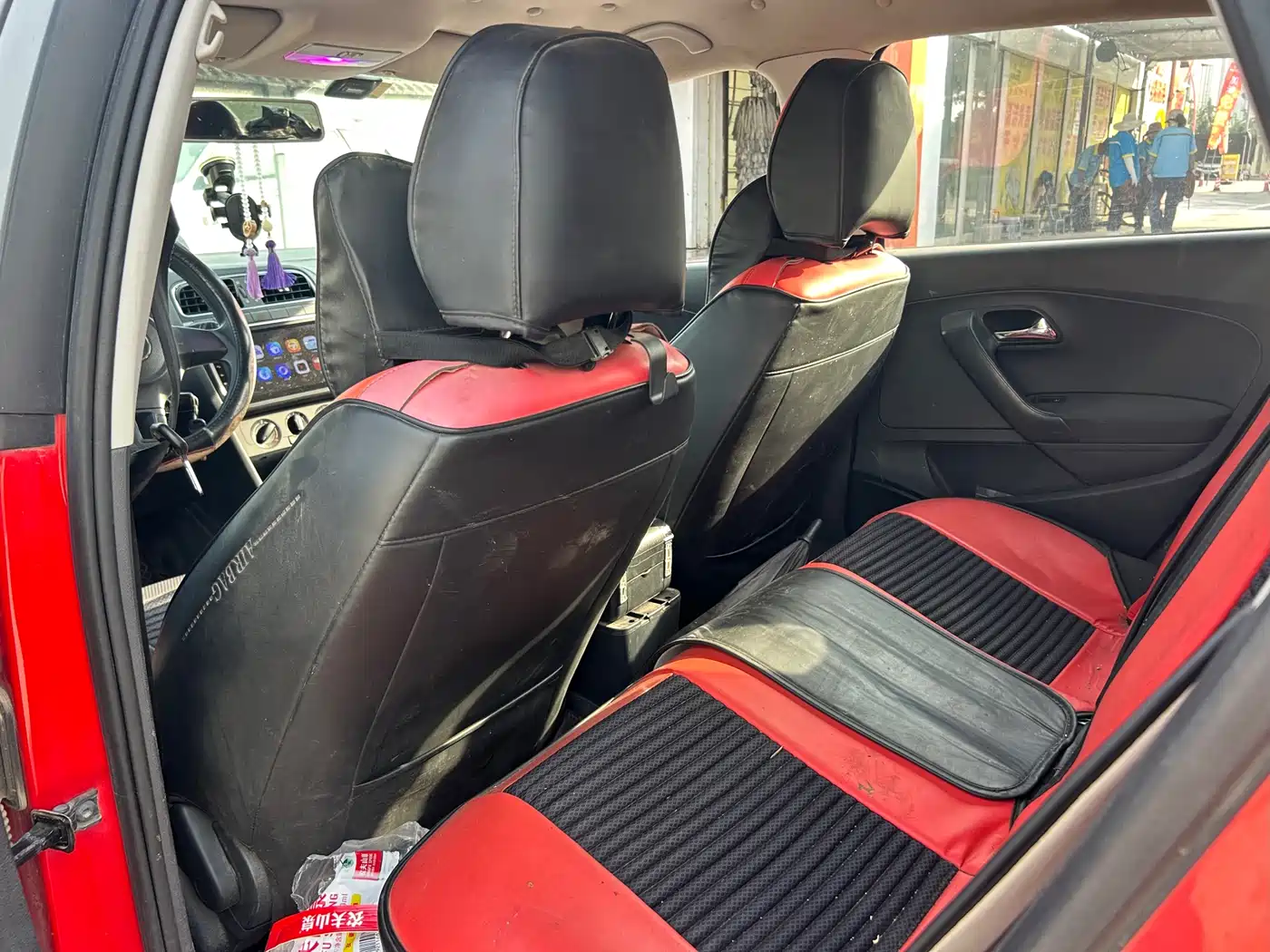 Volkswagen Polo 2013 1.6L Automatic Comfort Edition фото 8