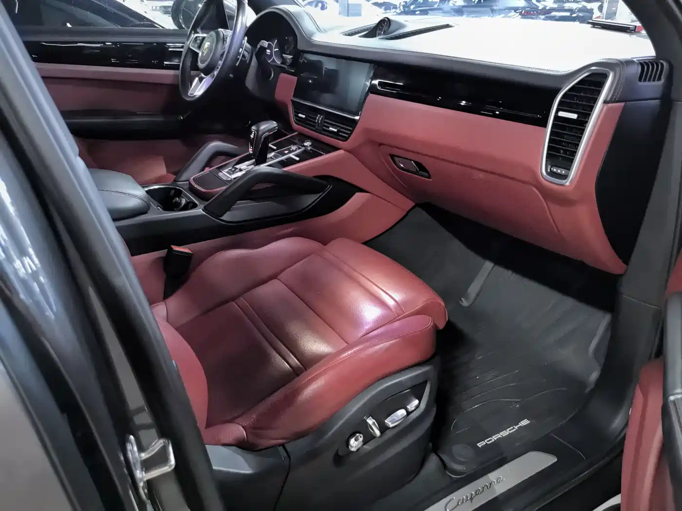 Porsche Cayenne New Energy 2019 Cayenne E-Hybrid 2.0T фото 12