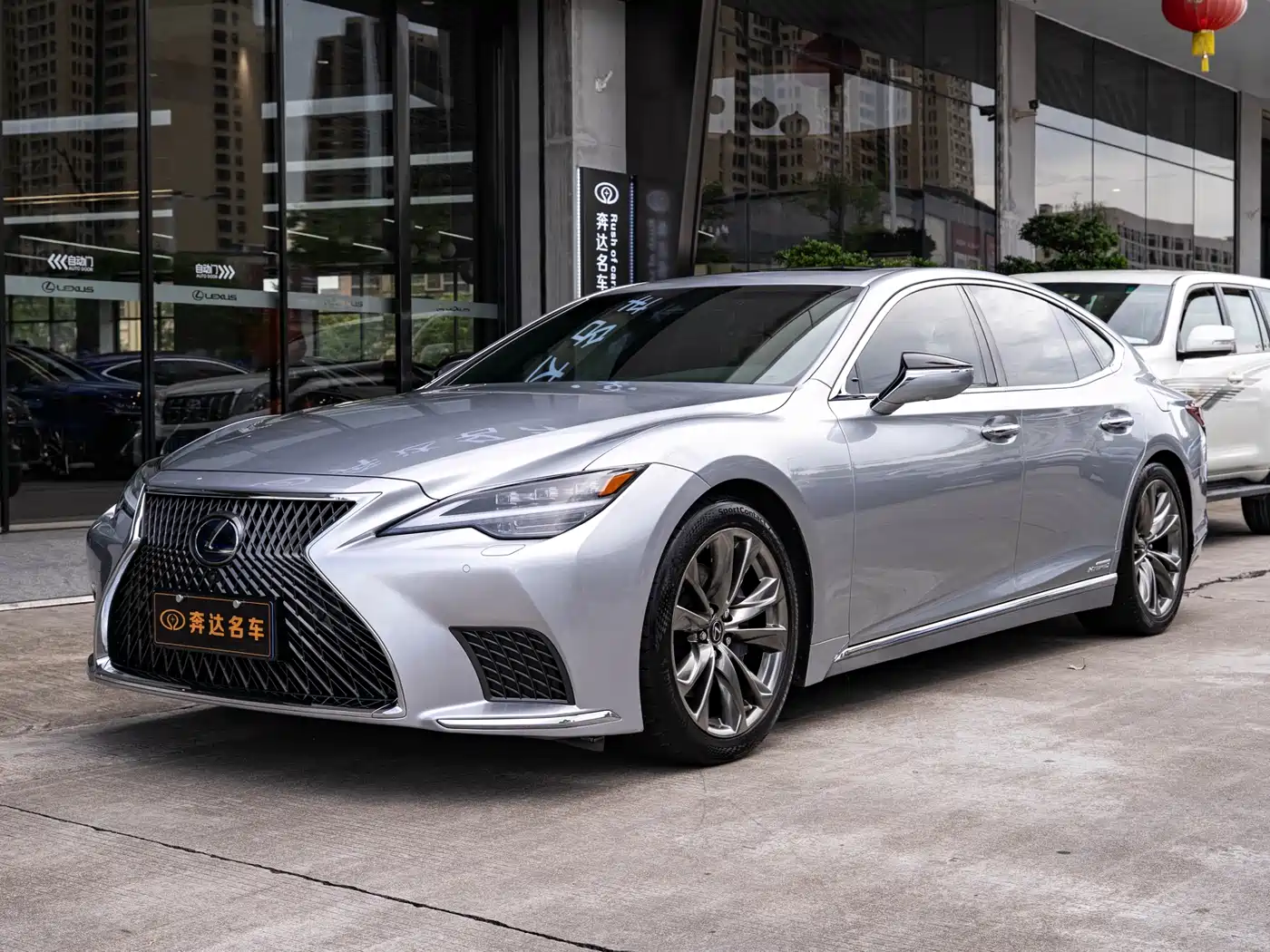 Lexus LS 2021 500h Excellence Edition