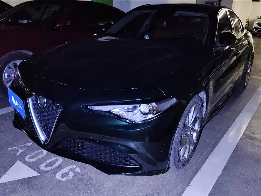 Alfa Romeo Giulia 2020 2.0T 280HP Luxury Edition