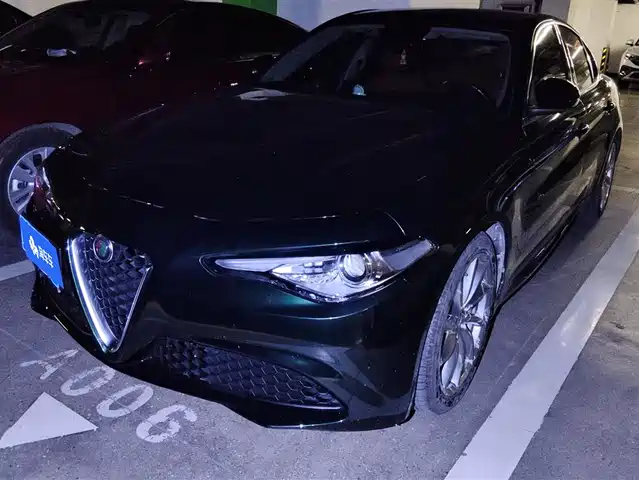 Alfa Romeo Giulia 2020 2.0T 280HP Luxury Edition