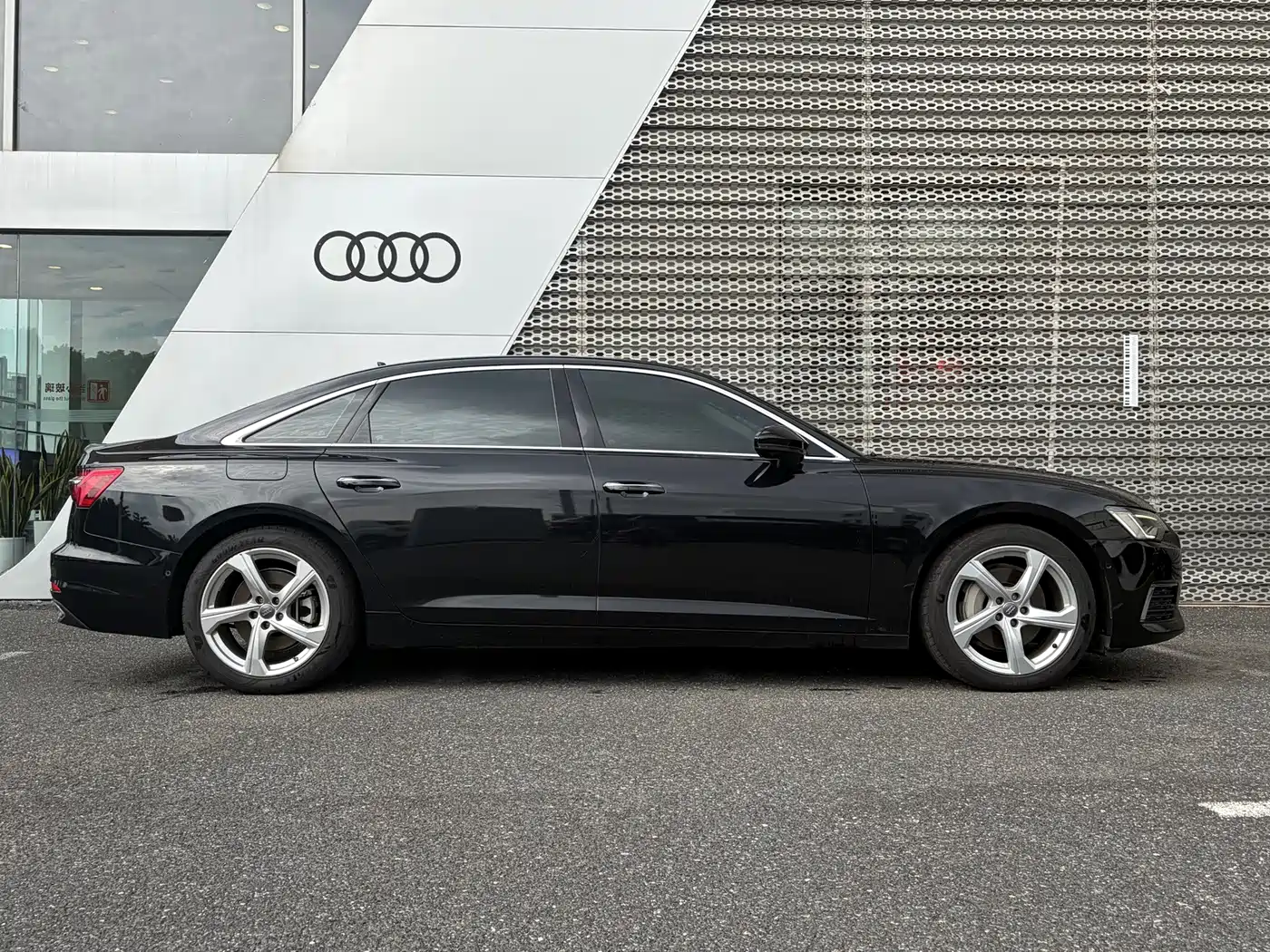 Фото 3 - Audi A6L