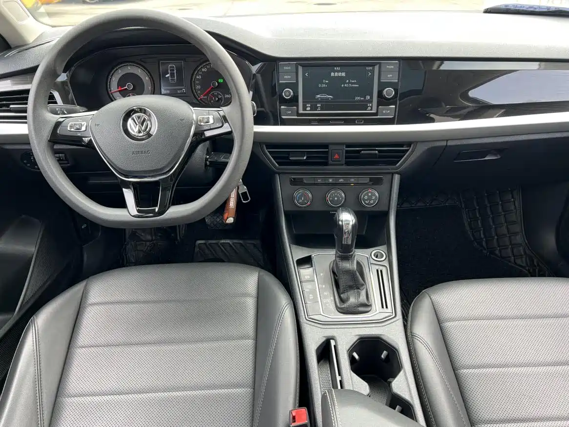 Volkswagen Lavida 2021 1.5L Auto Comfort Edition фото 5