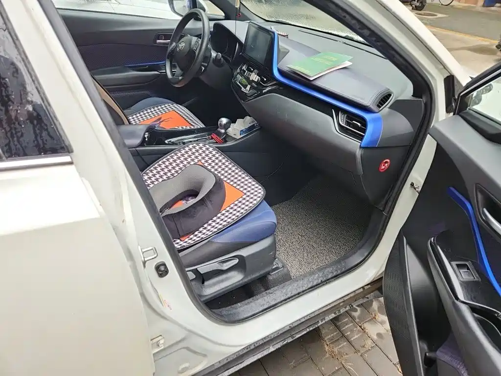 Toyota C-HR 2019 2018 2.0L Leading Sunroof Edition China VI