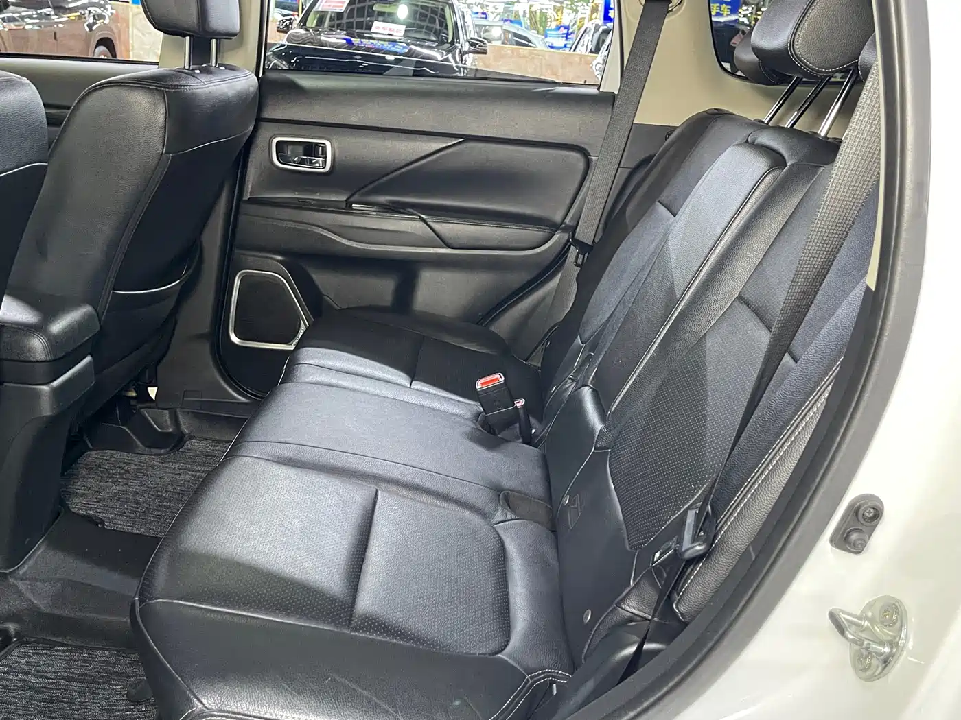Mitsubishi Outlander 2018 2.4L 4WD Elite Edition 5-seater фото 7