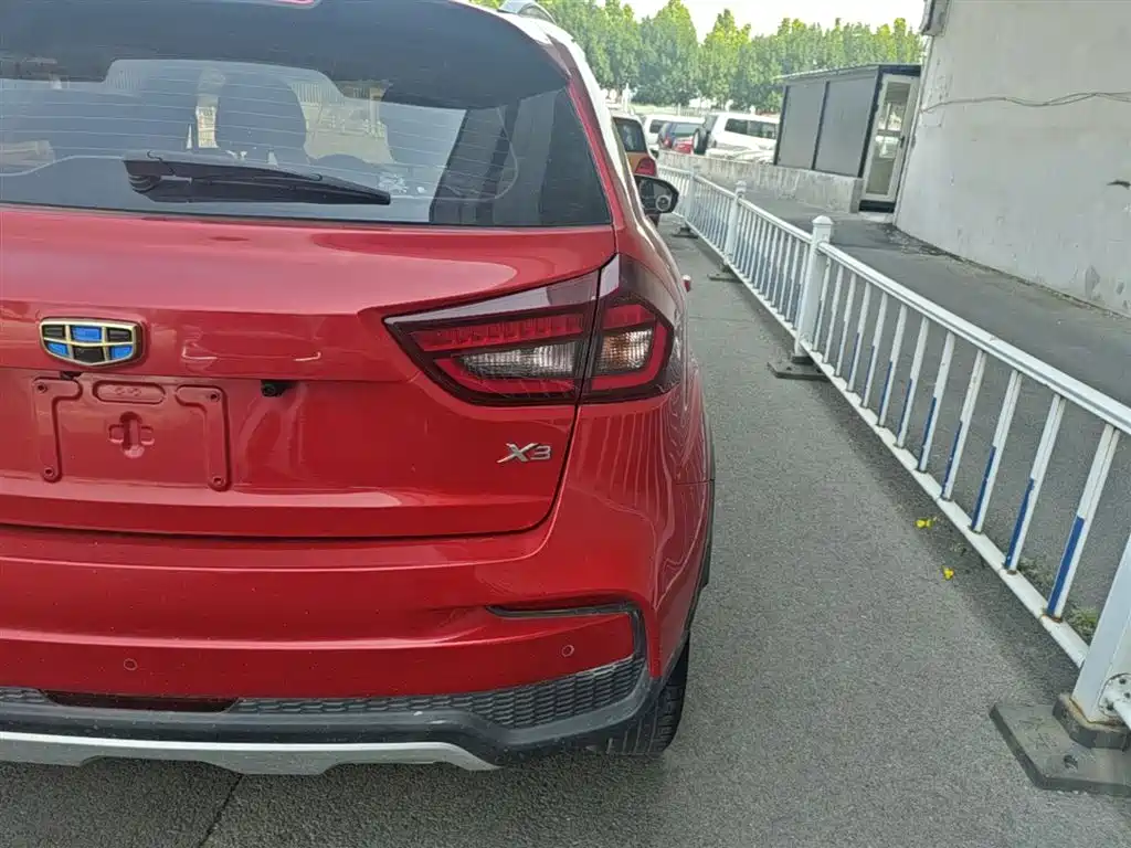 صورة 8 - Geely Vision X3