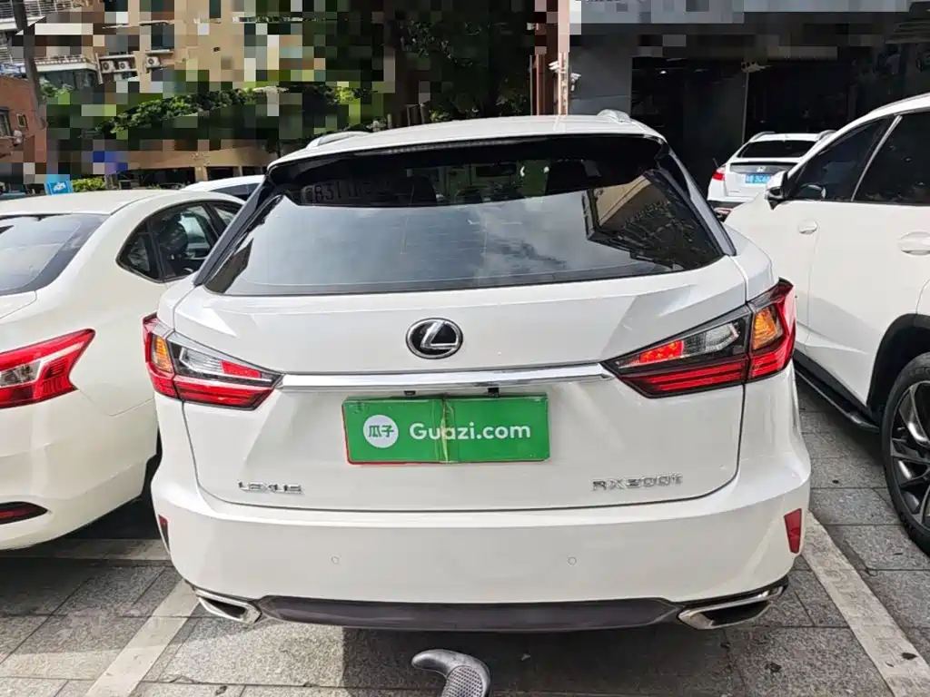 Фото 6 - Lexus RX