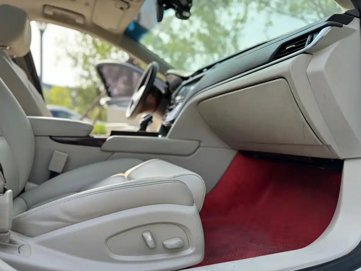 Cadillac XTS 2017 28T Technology фото 10
