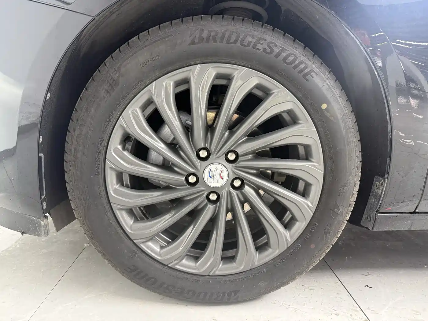 Buick LaCrosse 2025 Model 28T Platinum Edition фото 14