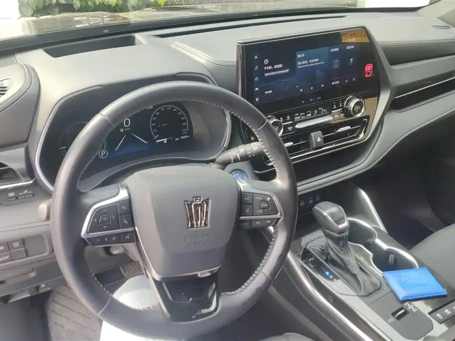 Toyota Crown Kluger 2021 2.5L HEV 4WD Premium фото 12