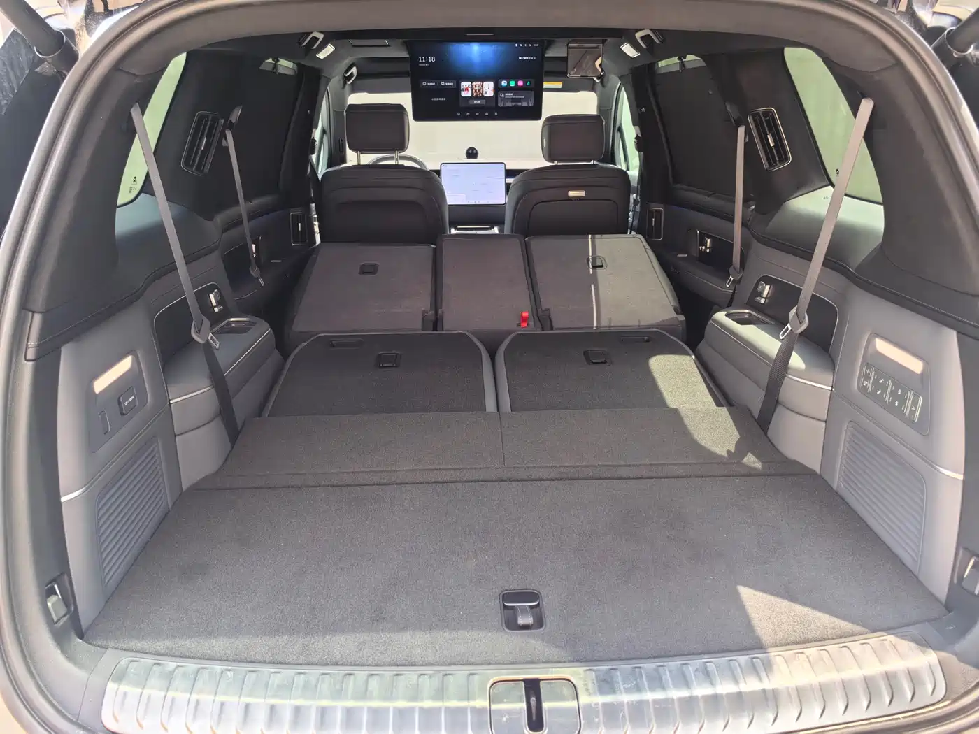 NIO ES8 2025 Base Model 7-Seater фото 38