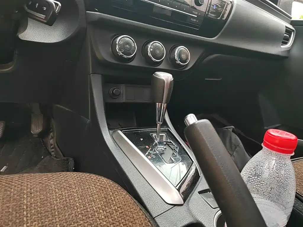 Toyota Levin 2014 1.6G CVT Elite Edition фото 14