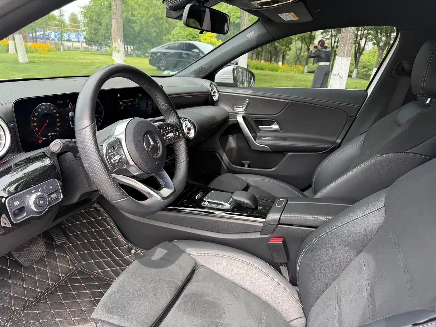 Mercedes-Benz A-Class 2023 A 200 L Fashion фото 6