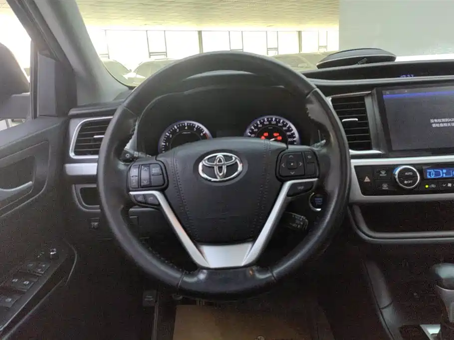 Toyota Highlander 2017 2.0T 2WD Premium 7-Seater фото 15