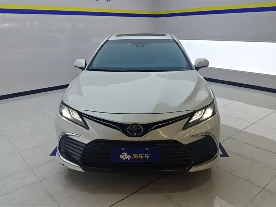 Toyota Camry 2021 2.0G Luxury Edition фото 2