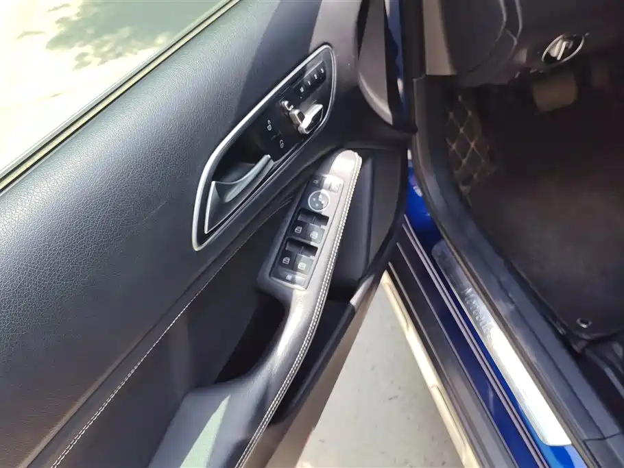 Mercedes-Benz GLA 2017 GLA 200 Dynamic фото 7