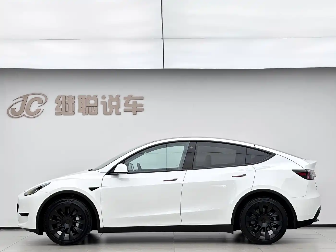Фото 5 - Tesla Model Y