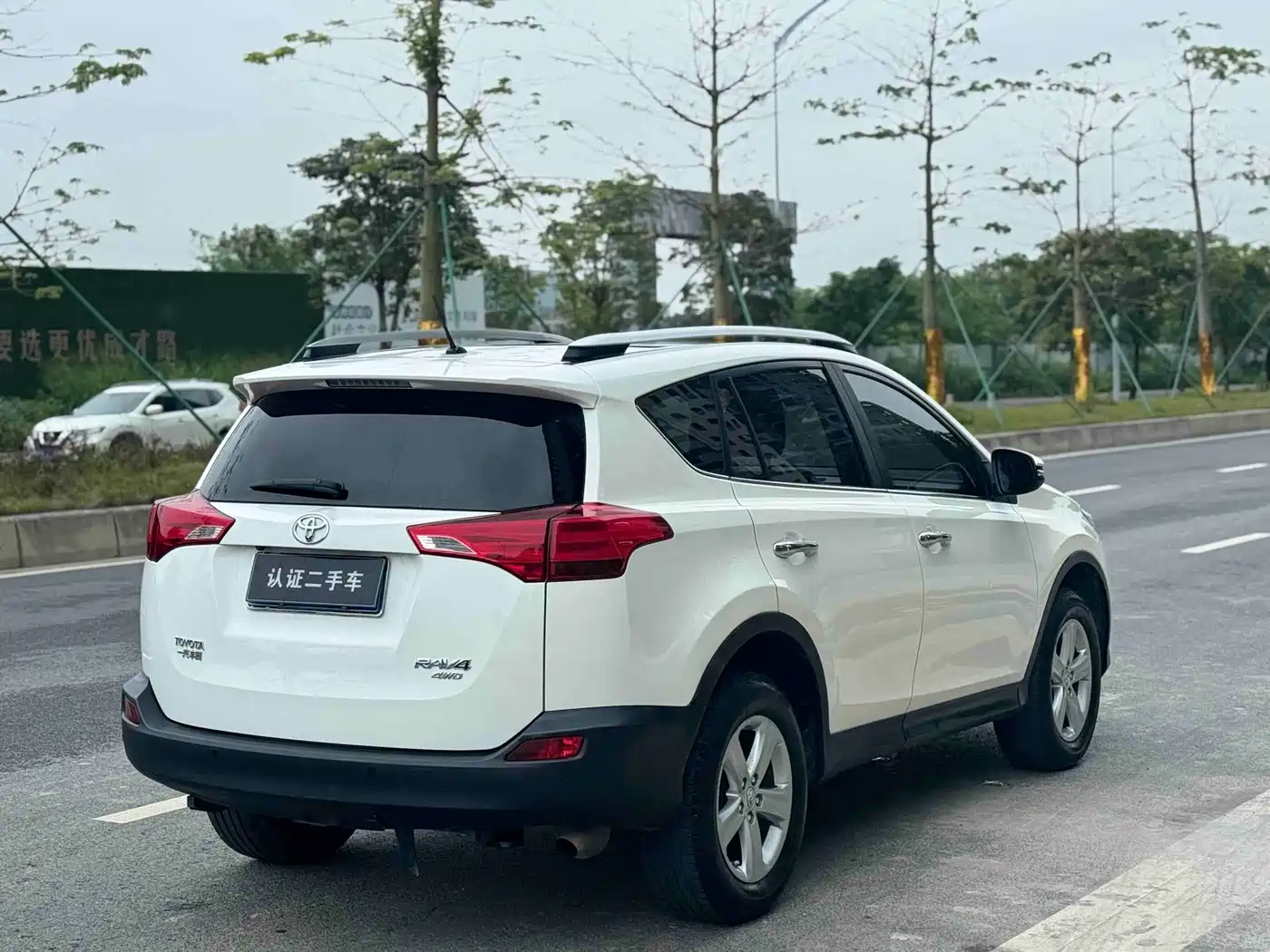 Toyota RAV4 Rongfang 2013 2.5L Auto 4WD Elite фото 7