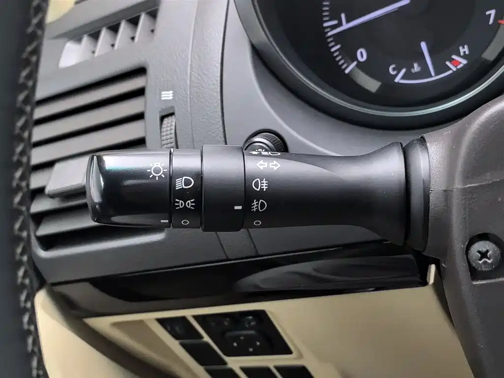 Toyota Prado 2015 2.7L Automatic Standard фото 21