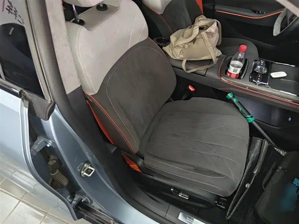 Geely Galaxy Galaxy E8 2025 620km AWD Starship LiDAR Smart Drive Edition фото 25