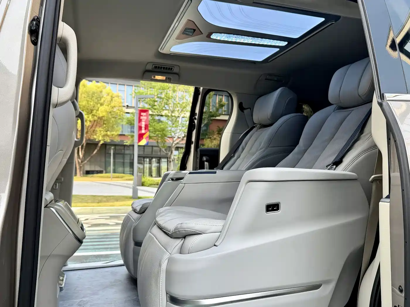 Buick GL8 2022 Land Business Class 652T Comfort фото 17