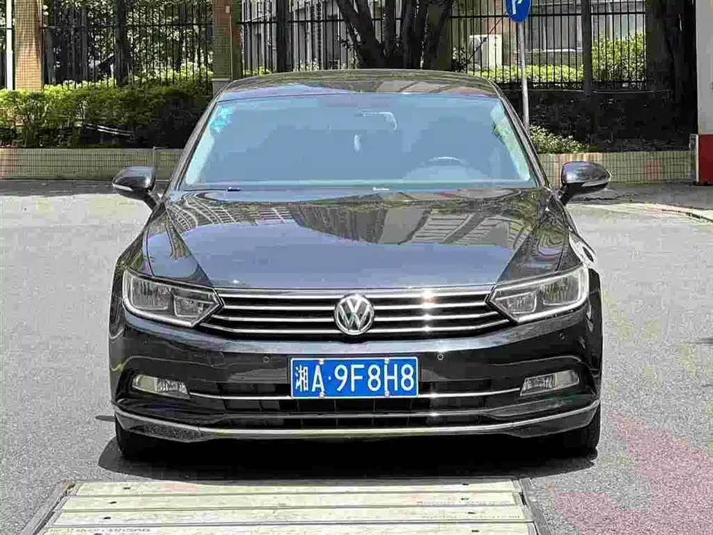 Фото 2 - Volkswagen Magotan