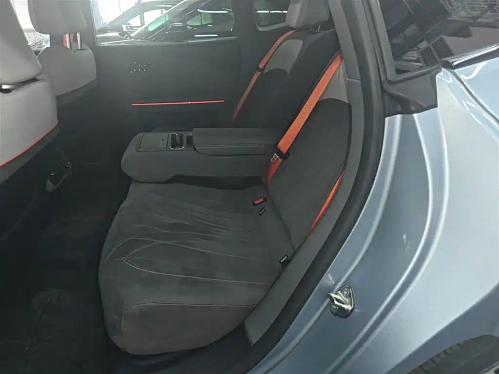 Geely Galaxy Galaxy E8 2025 620km AWD Starship LiDAR Smart Drive Edition фото 17