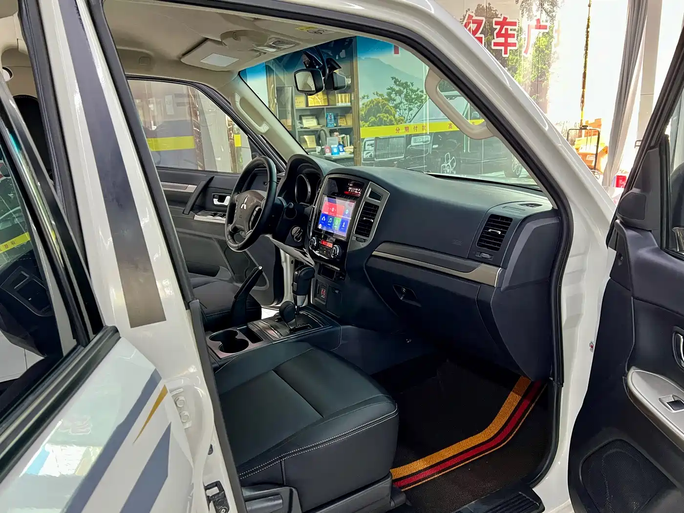Mitsubishi Pajero (Import) 2020 3.0L Automatic Comfort Edition фото 15