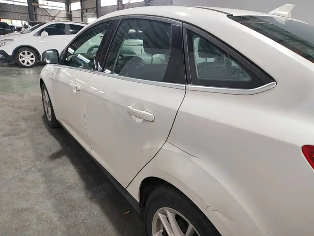 Фото 23 - Ford Focus