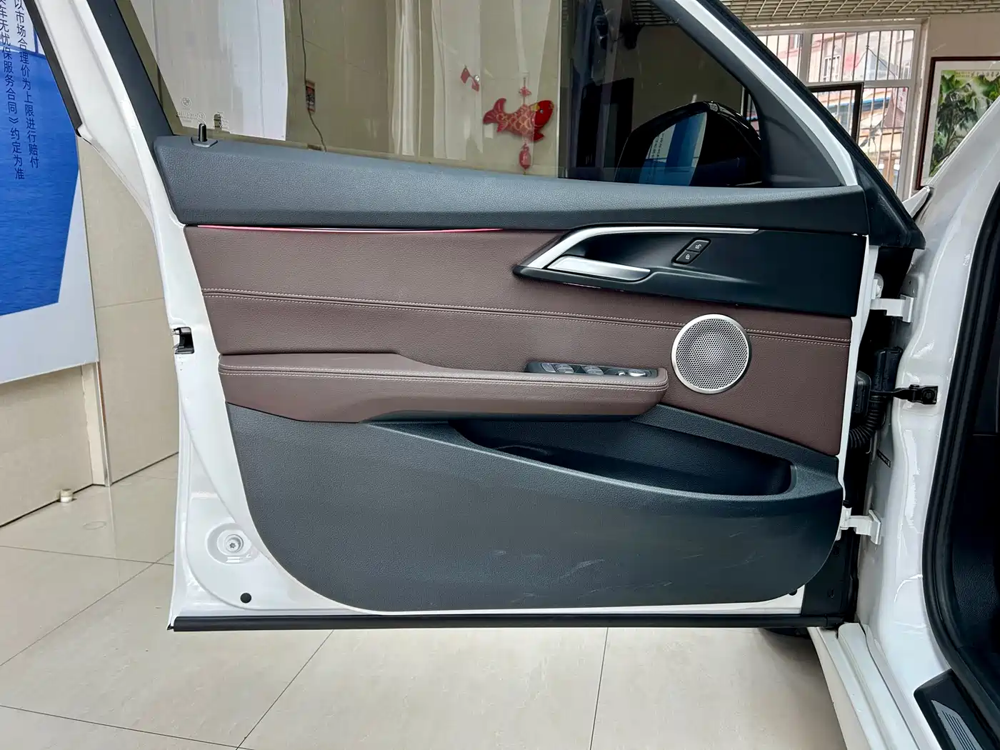 BMW 1 Series 2023 120i M Sport Shadow Edition фото 21