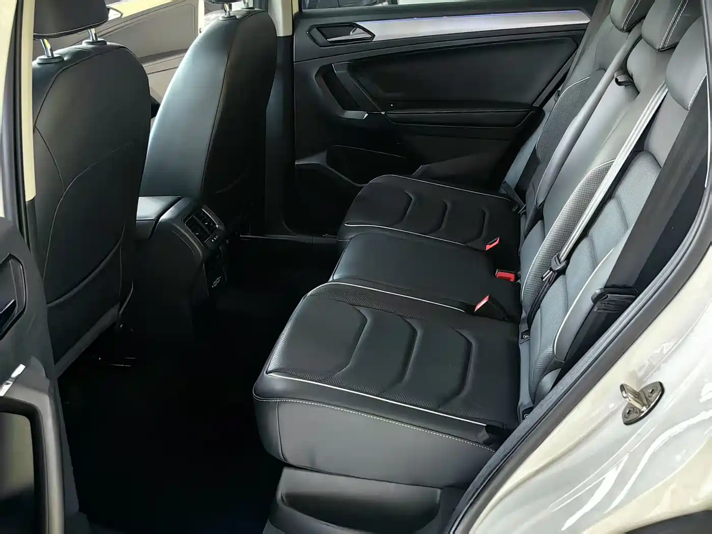 Volkswagen Tiguan L PHEV 2021 430PHEV Plug-in Hybrid Flagship фото 12