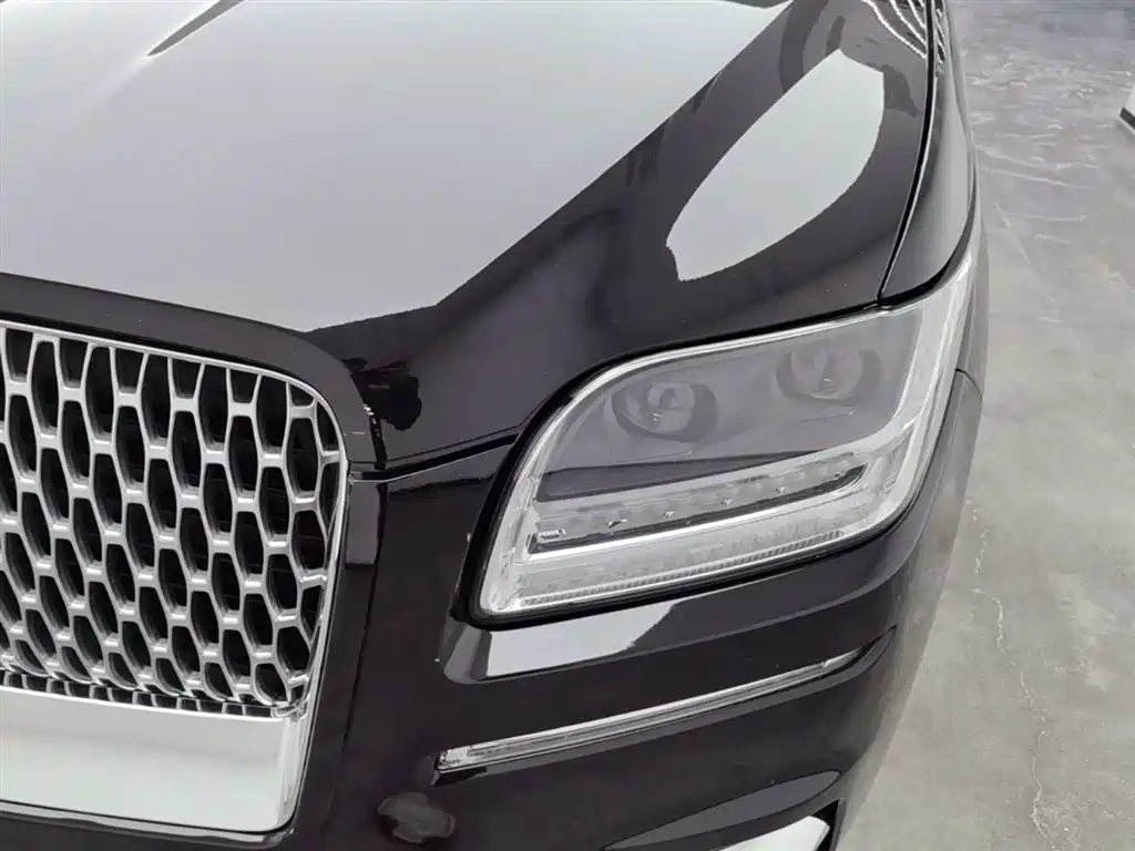 LINCOLN NAVIGATOR