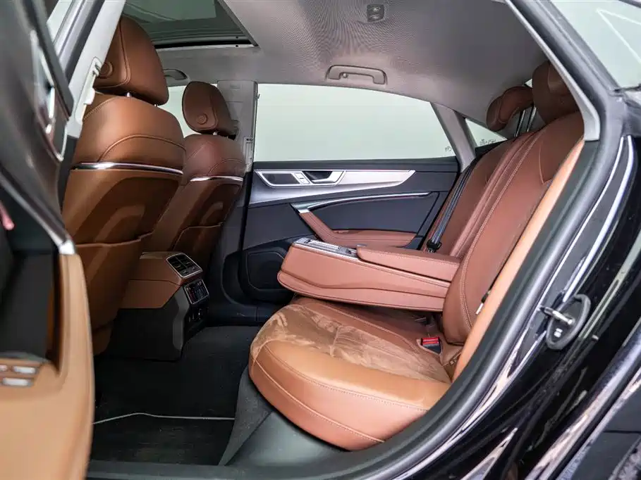 AUDI A7L
