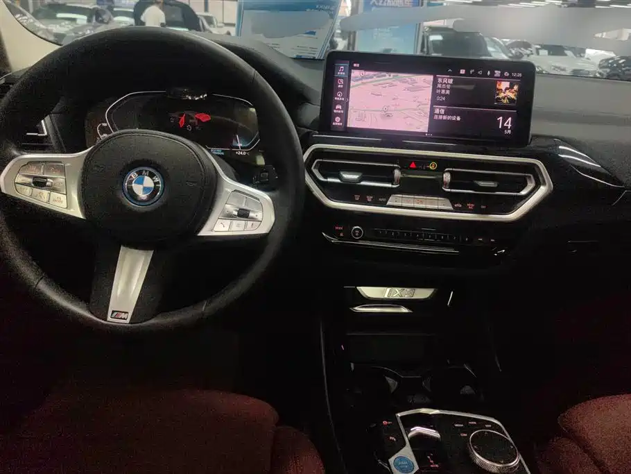 BMW iX3 2024 Leading Edition фото 12