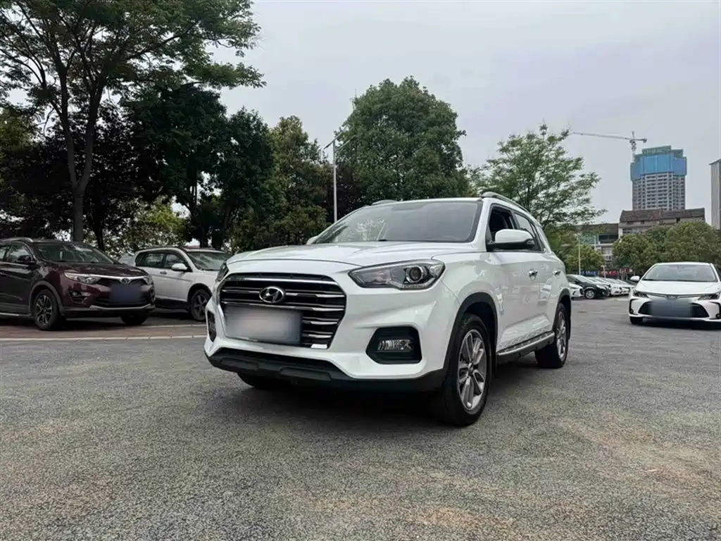 Hyundai Beijing Hyundai ix35 2018 2.0L Automatic 2WD Zhiyong·Enjoyment Edition фото 2