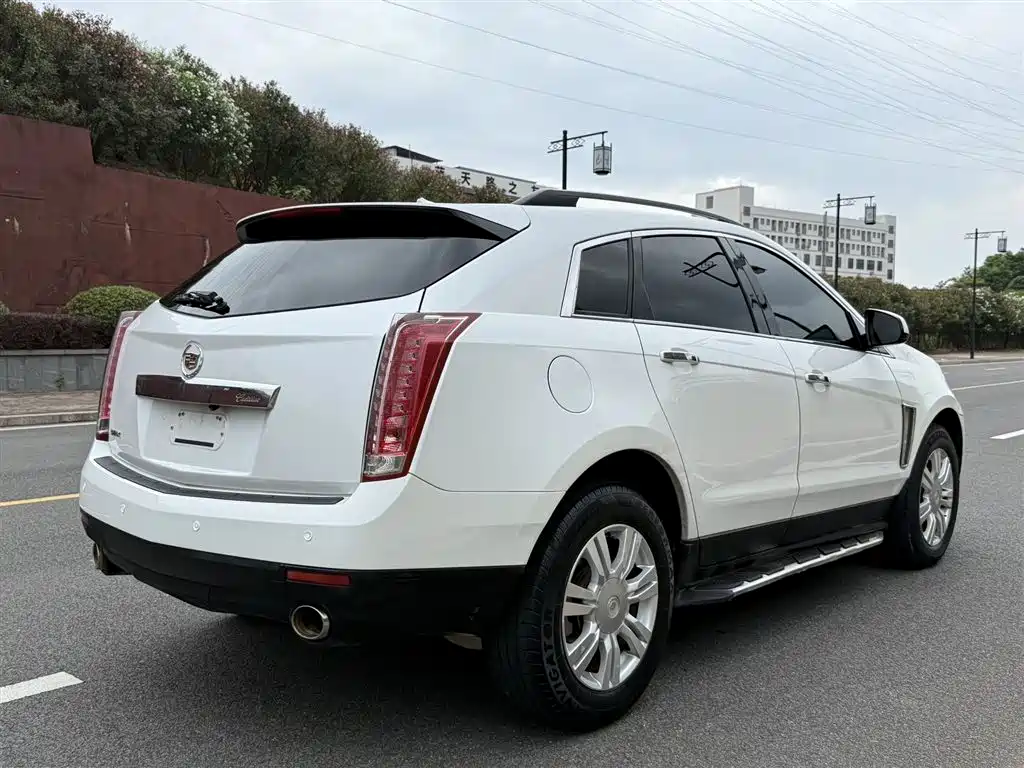 Cadillac SRX 2015 3.0L Comfort фото 4