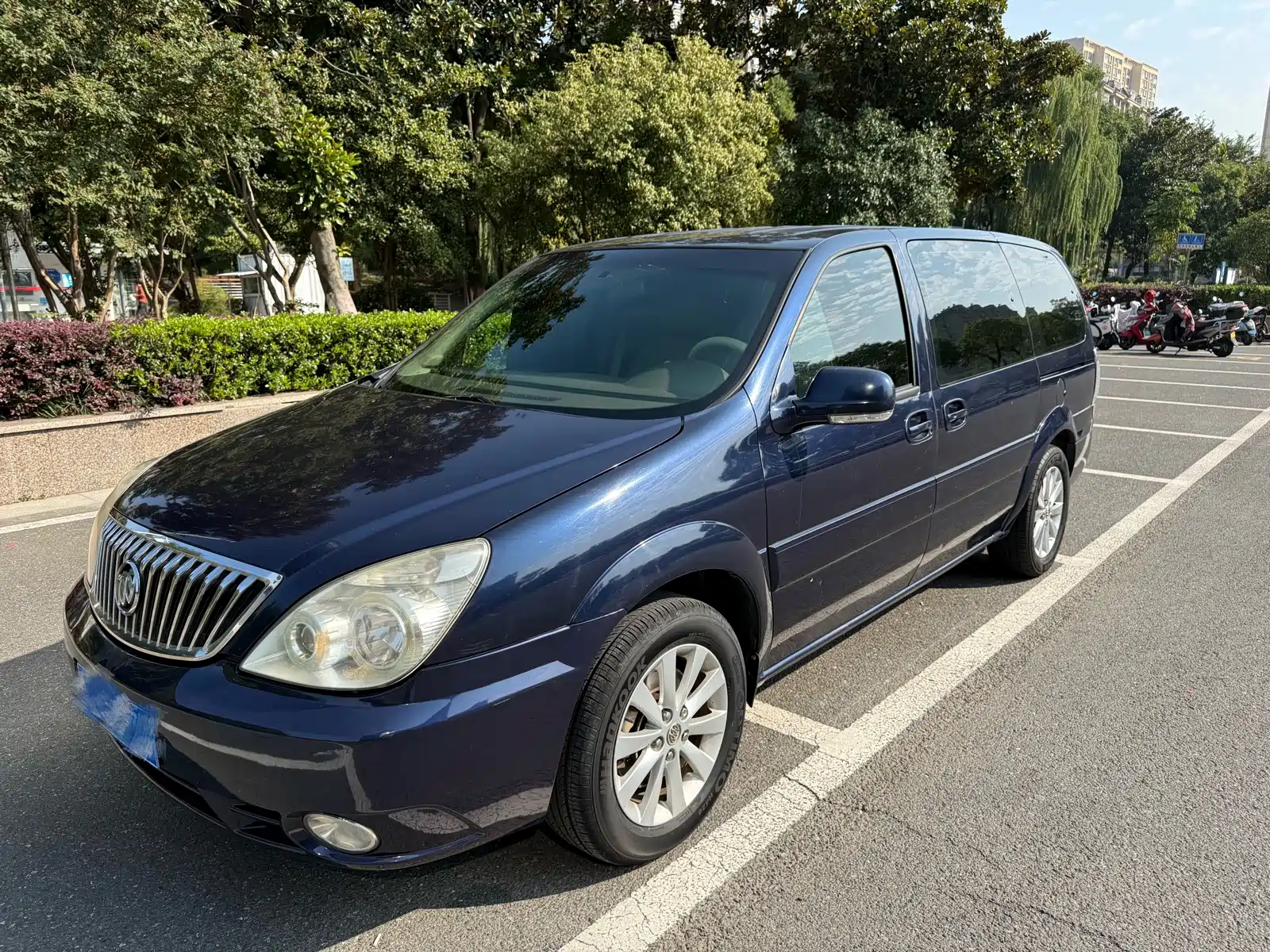 Фото 2 - Buick GL8