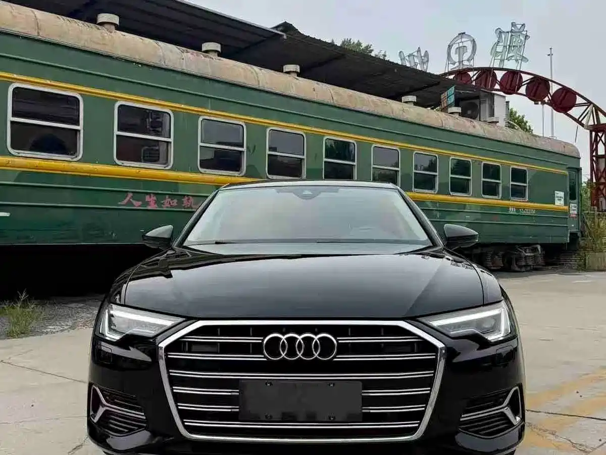 Фото 2 - Audi A6L