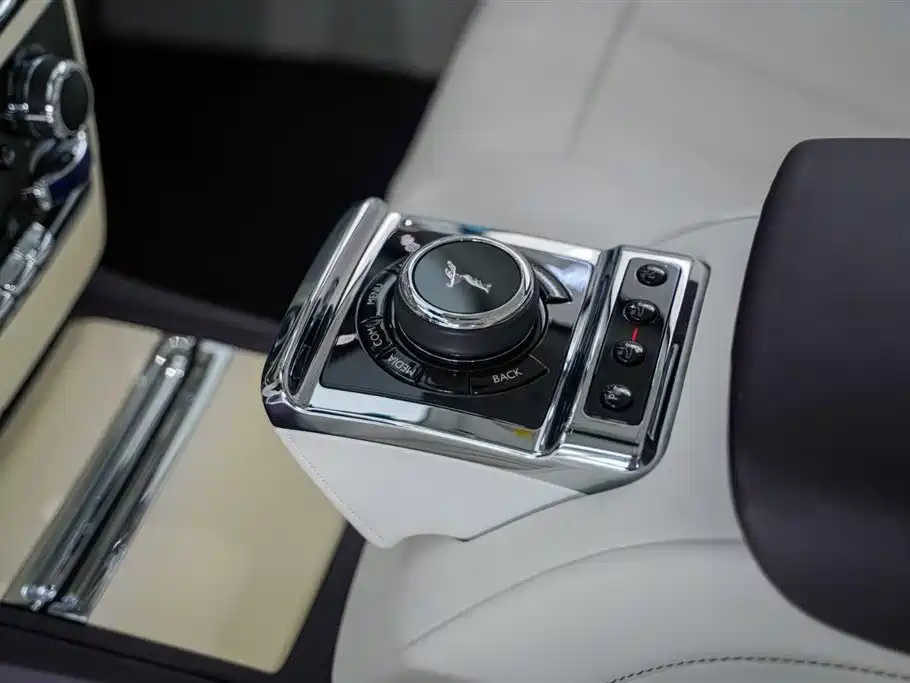 Фото 22 - Rolls-Royce Phantom