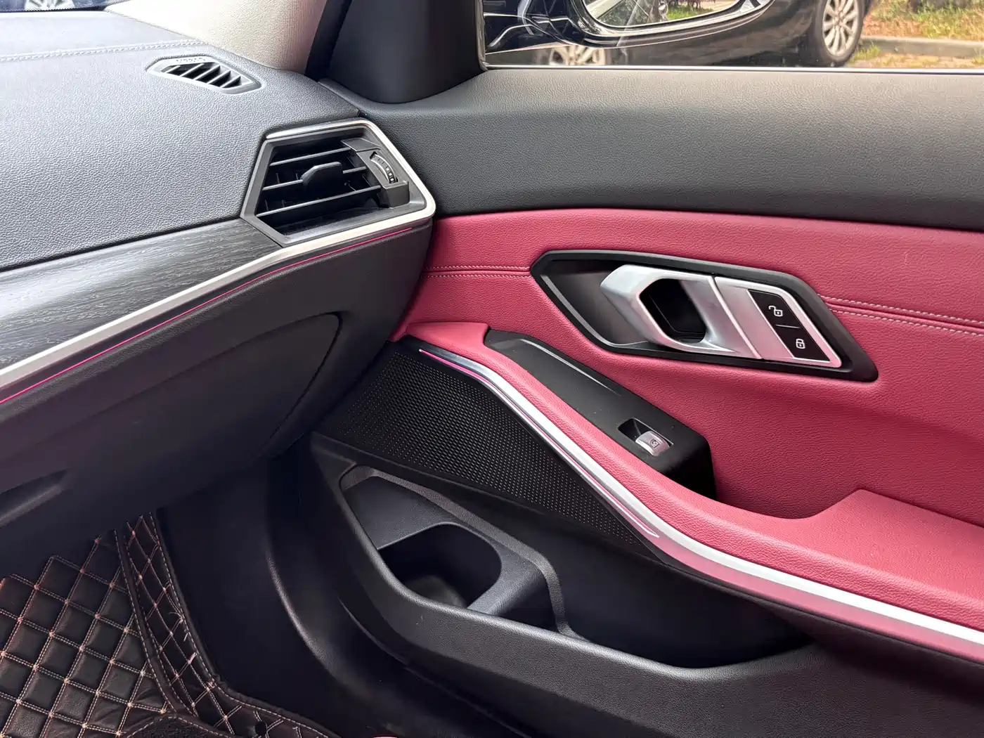 BMW 3 Series 2024 325i M Sport Package фото 8